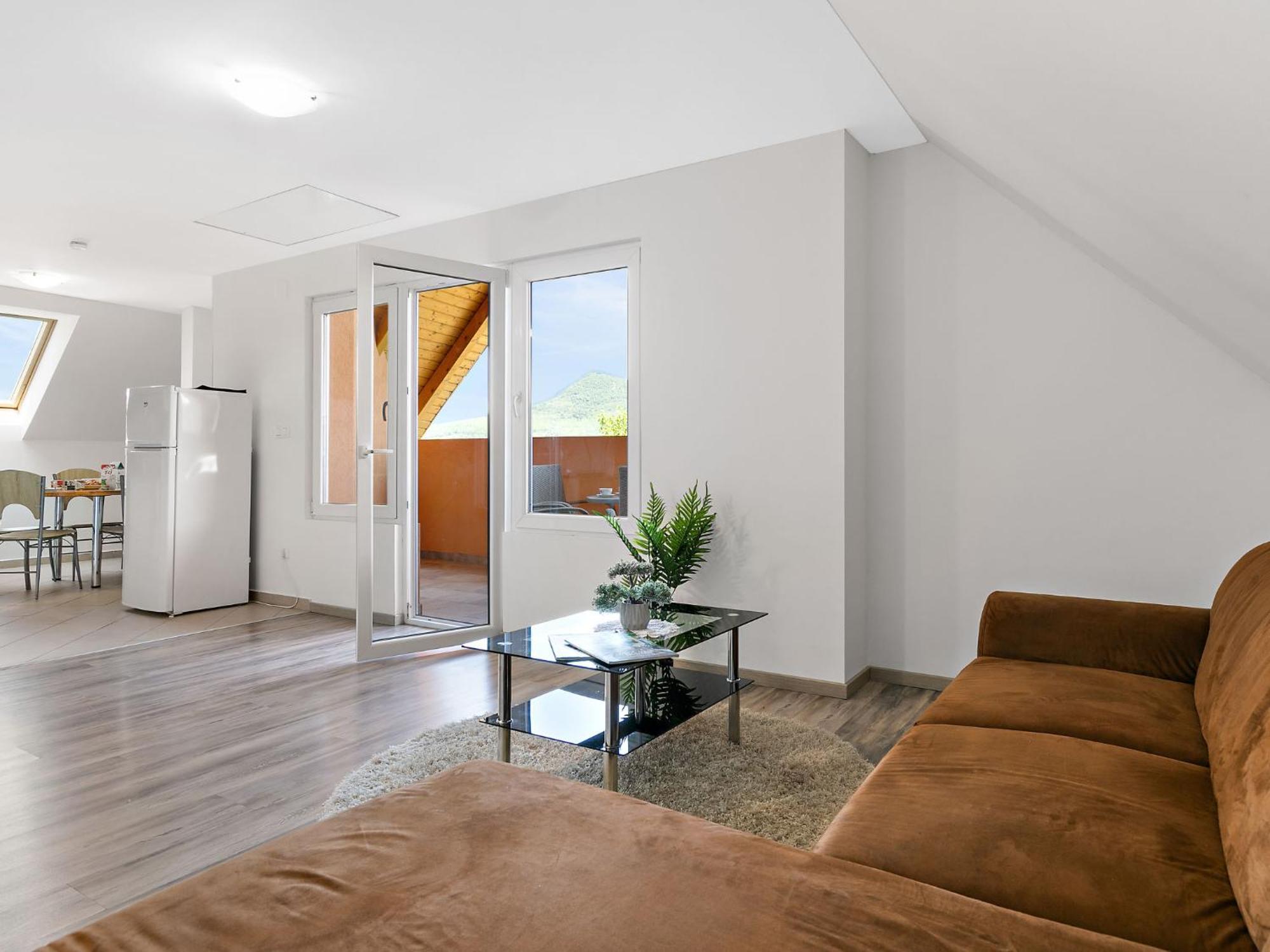 Apartment Beate - Bac121 By Interhome Badacsonytomaj Exteriör bild